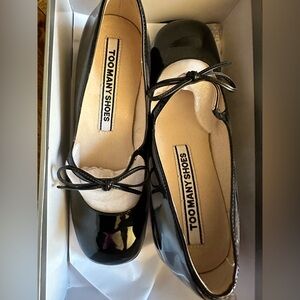 Women’s Patent Leather Mary Jane Heels With Bow